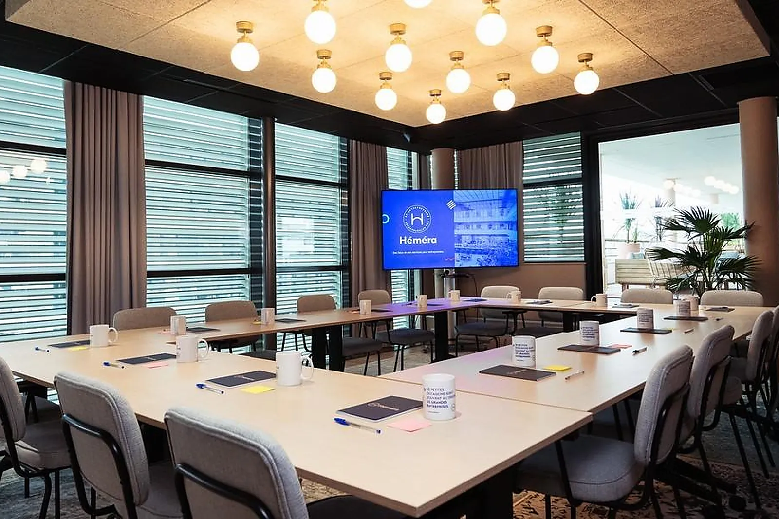 Lieux événementiels, HÉMÉRA RAVEZIES