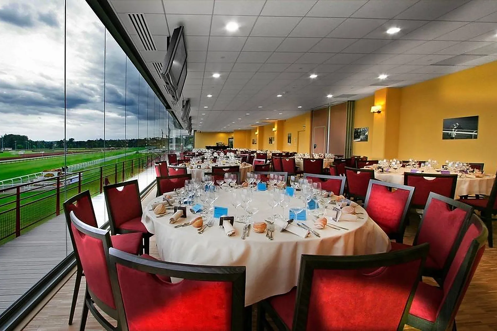 Lieux événementiels, HIPPODROME DE BELLERIVE