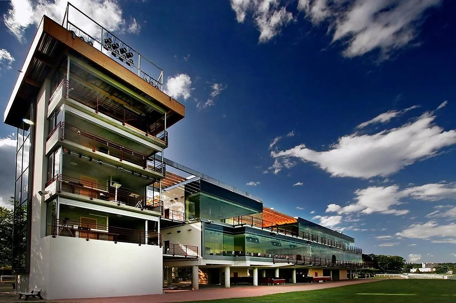 Lieux événementiels, HIPPODROME DE BELLERIVE