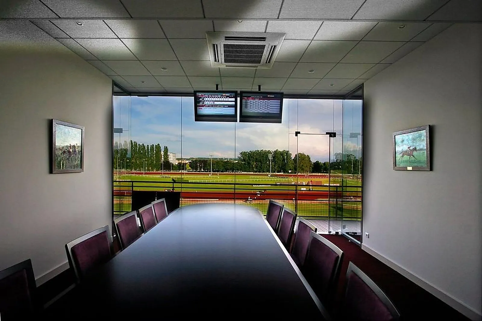 Lieux événementiels, HIPPODROME DE BELLERIVE