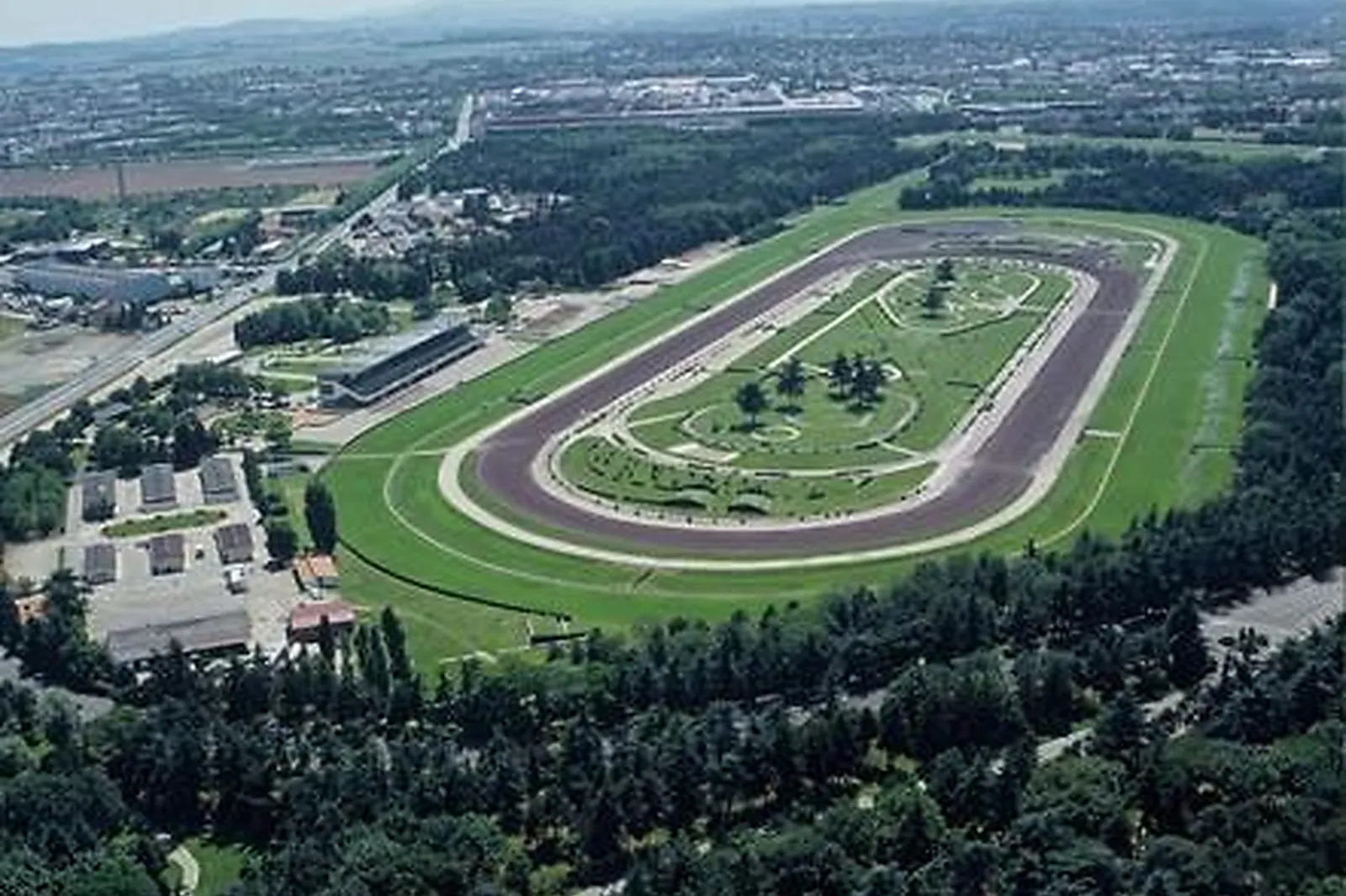 Lieux événementiels, HIPPODROME DE LA SOIE