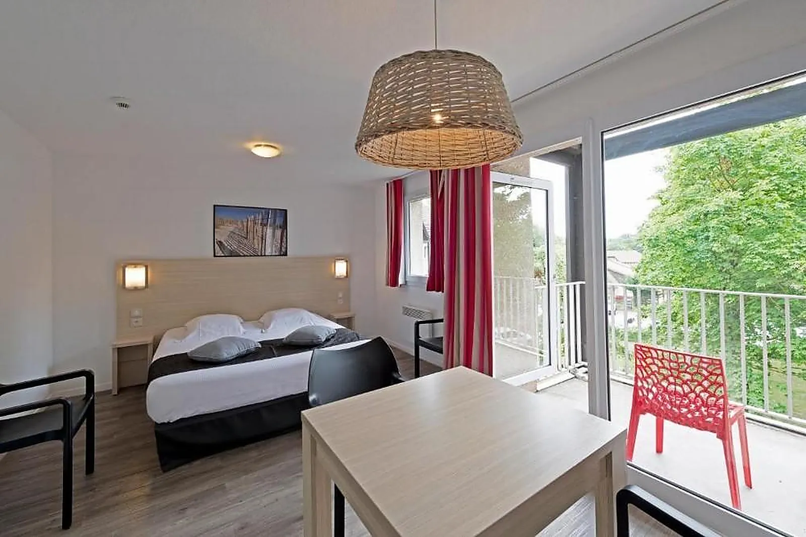 Lieux événementiels, HIPPOTEL