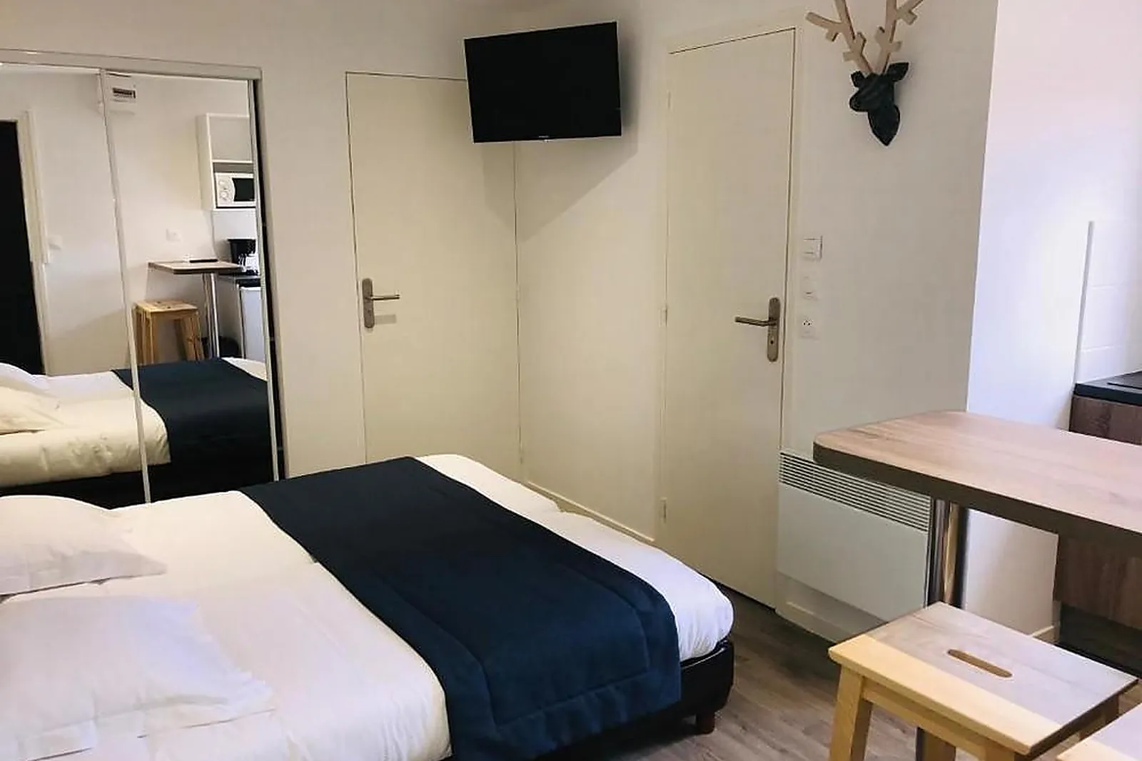 Lieux événementiels, HIPPOTEL