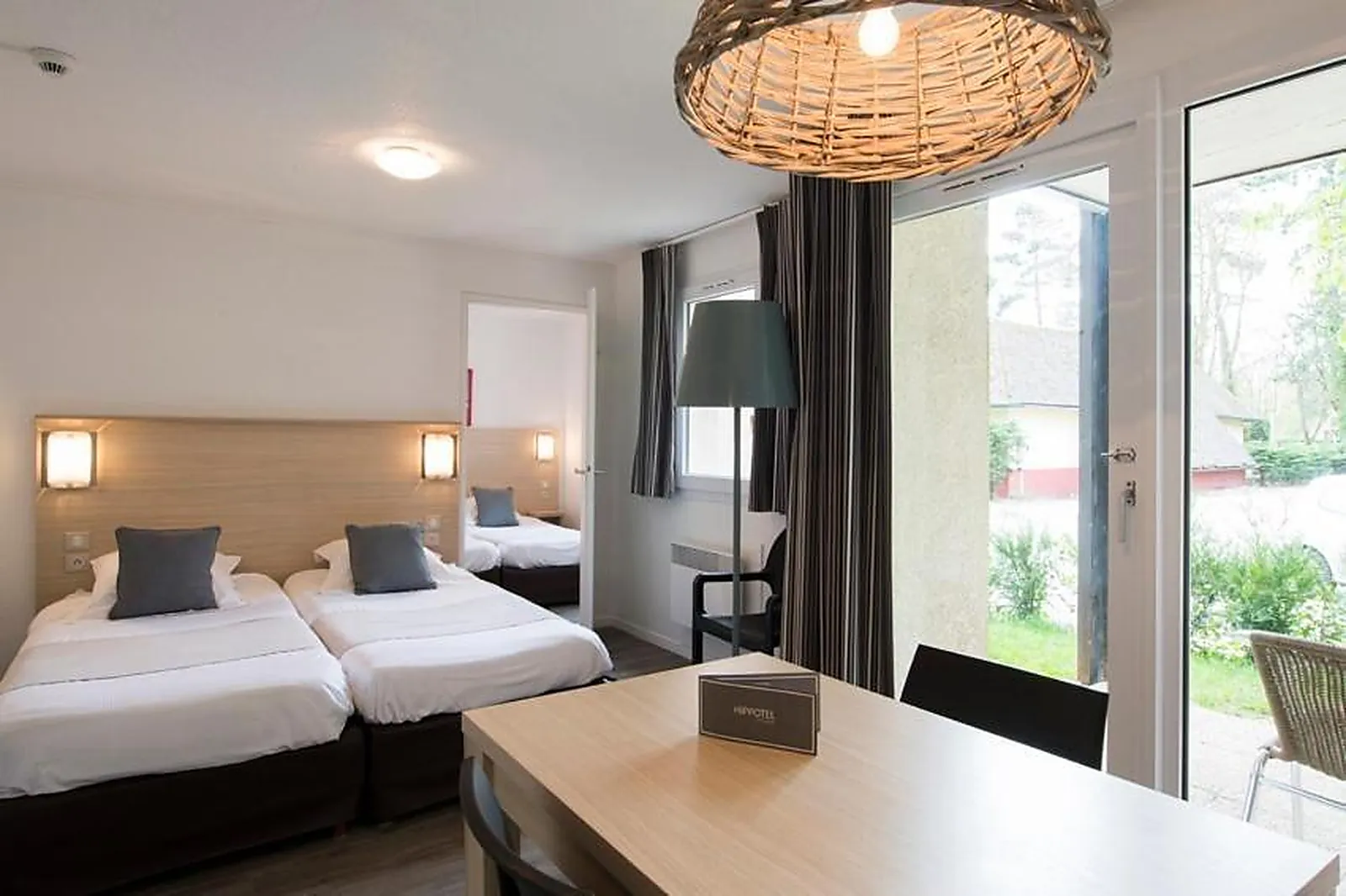 Lieux événementiels, HIPPOTEL