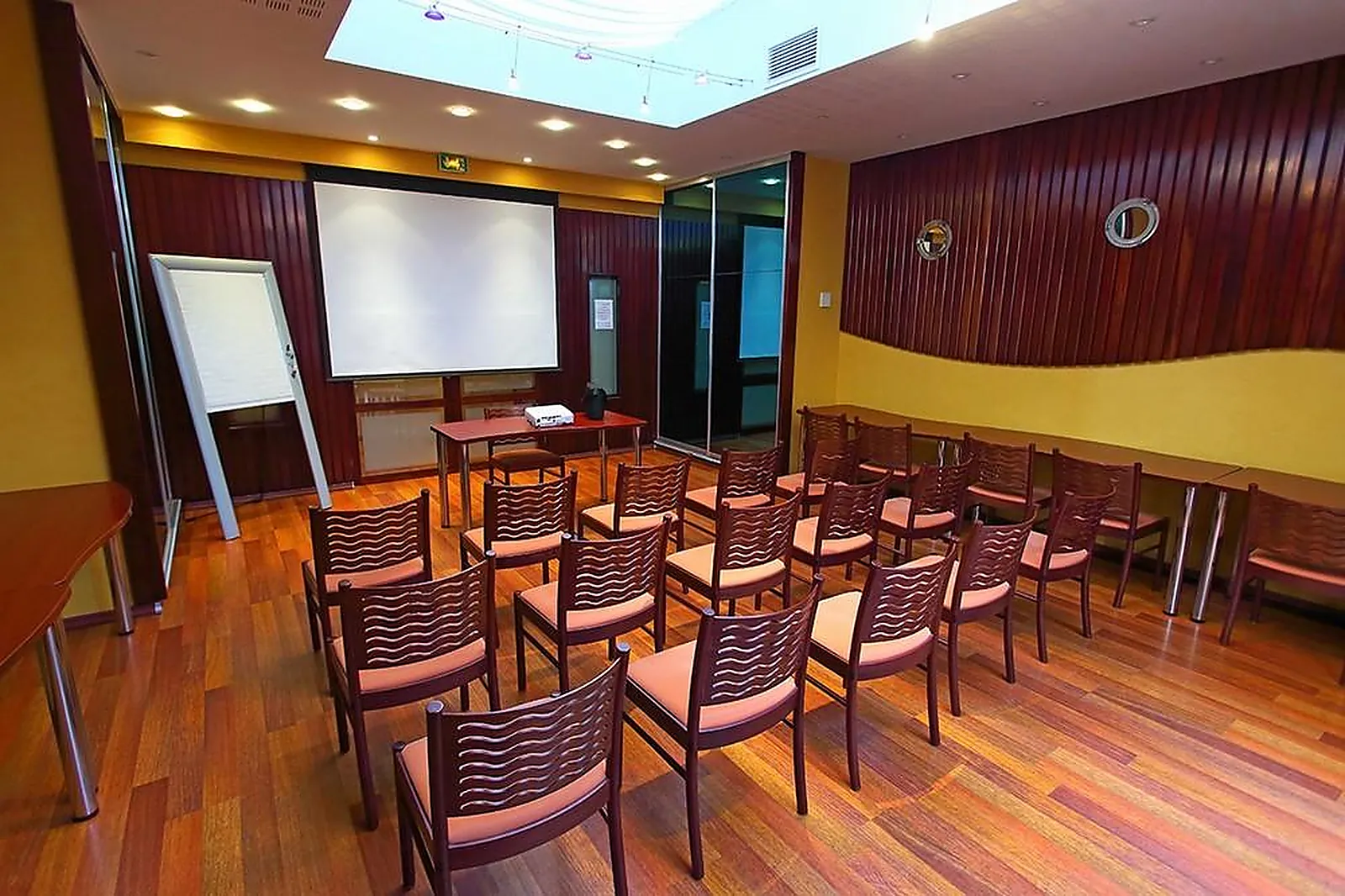 Lieux événementiels, HIRONDELLE HÔTEL RESTAURANT