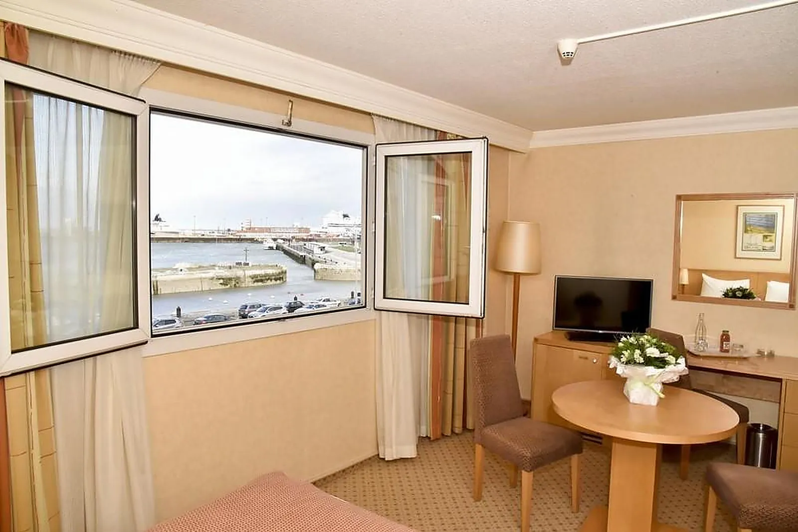 Lieux événementiels, HOLIDAY INN CALAIS