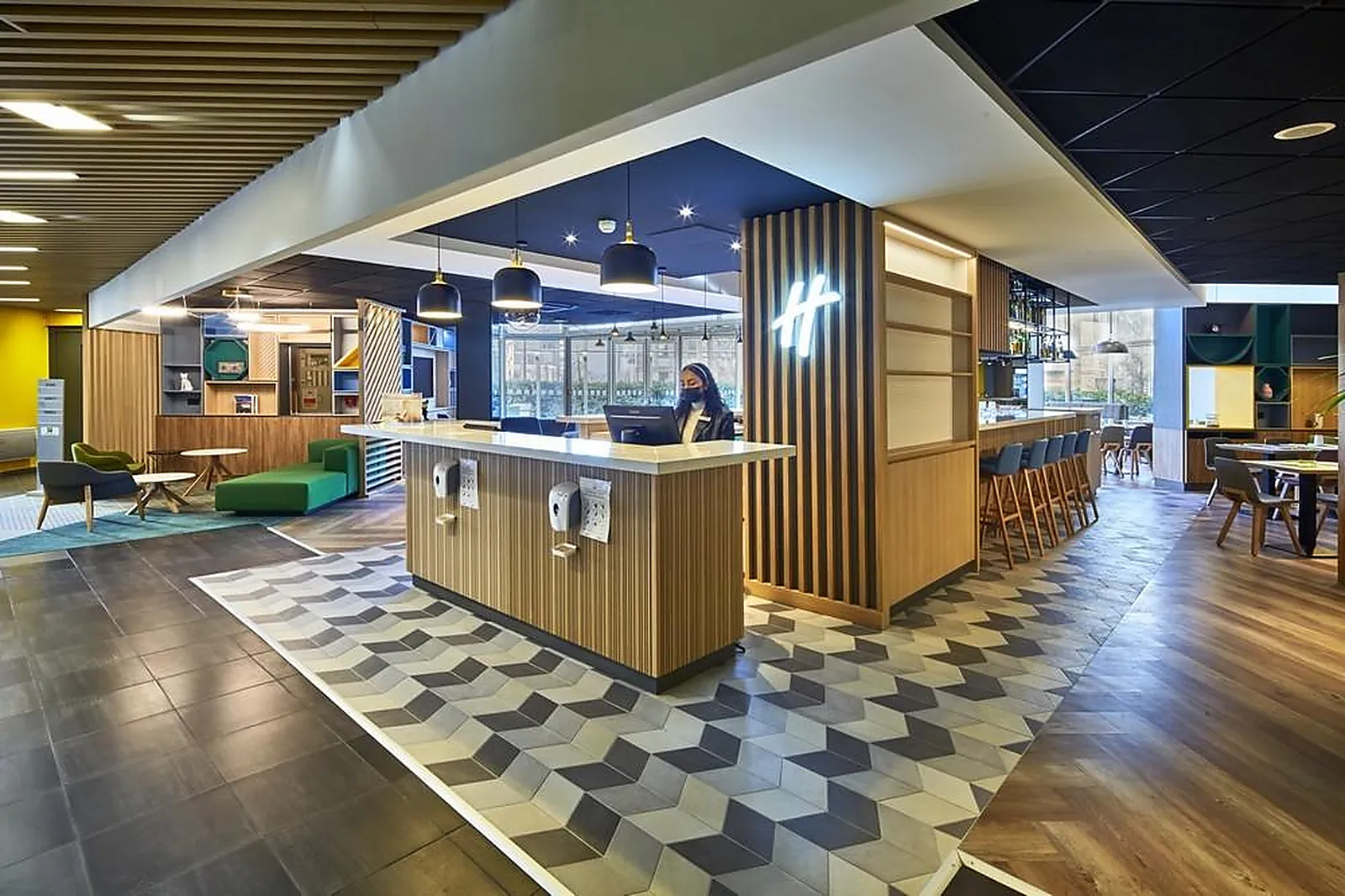 Lieux événementiels, HOLIDAY INN CLERMONT FERRAND