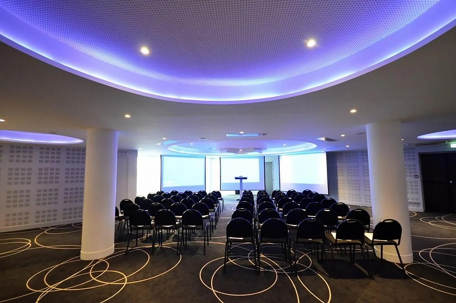 Lieux événementiels, HOLIDAY INN DIJON