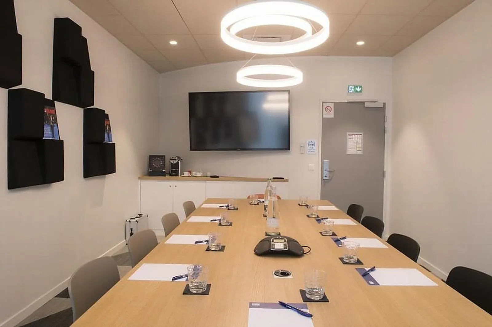 Lieux événementiels, HOLIDAY INN EXPRESS PARIS AÉROPORT CDG