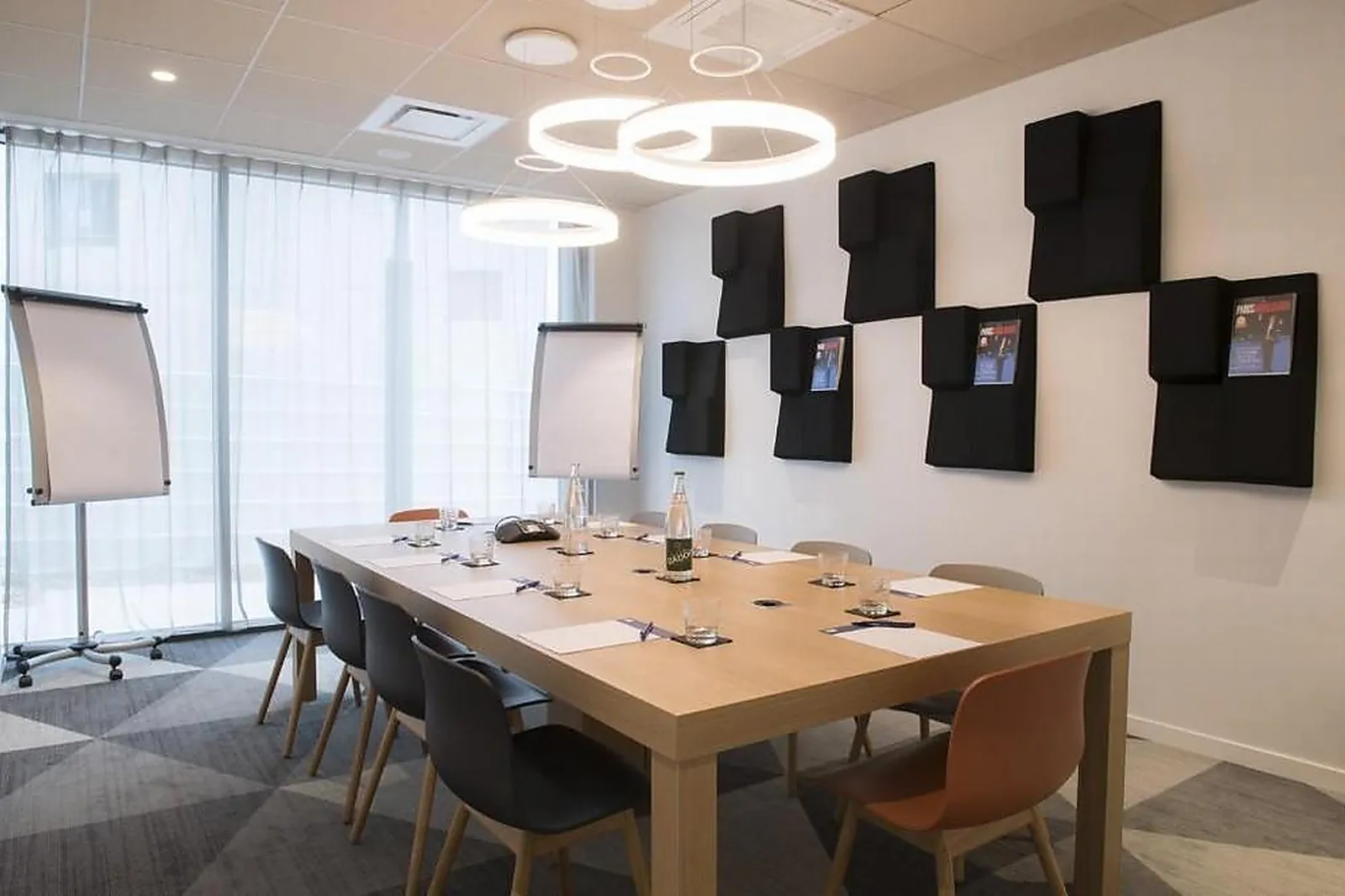 Lieux événementiels, HOLIDAY INN EXPRESS PARIS AÉROPORT CDG