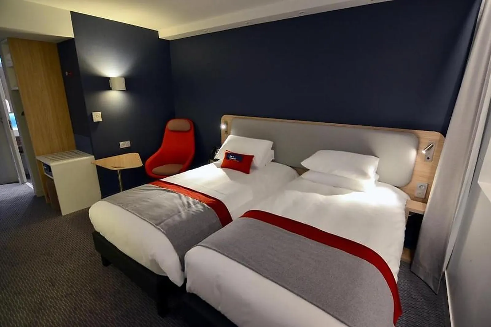 Lieux événementiels, HOLIDAY INN EXPRESS PARIS AÉROPORT CDG