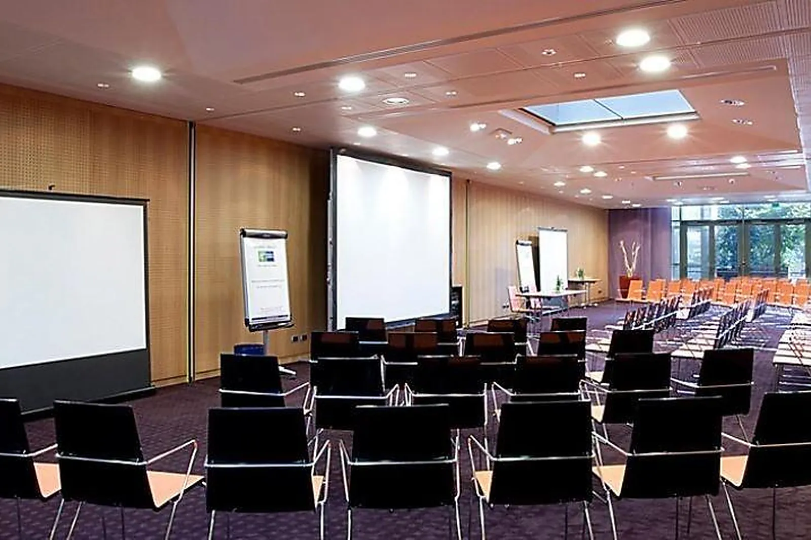 Lieux événementiels, HOLIDAY INN EXPRESS PARIS - CANAL DE LA VILLETTE