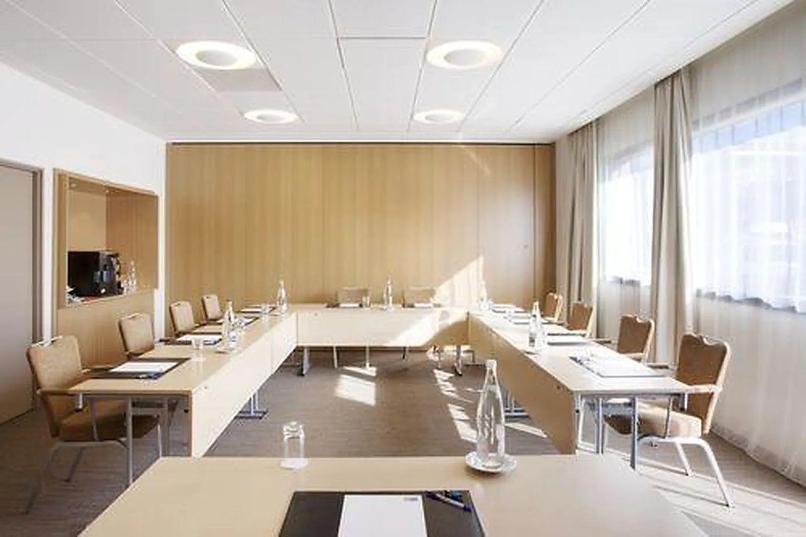 Lieux événementiels, HOLIDAY INN EXPRESS TOULOUSE AÉROPORT