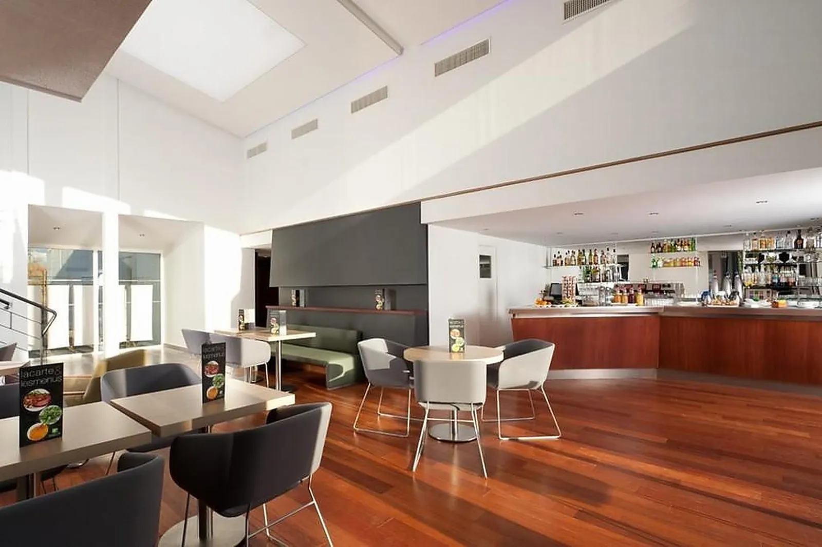 Lieux événementiels, HOLIDAY INN LILLE OUEST ENGLOS