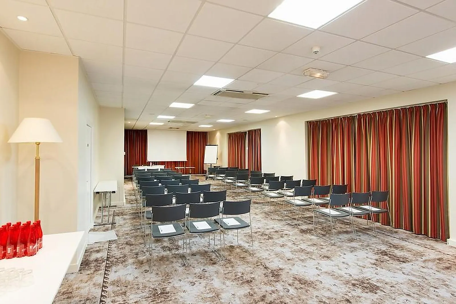 Lieux événementiels, HOLIDAY INN NICE - PORT ST LAURENT