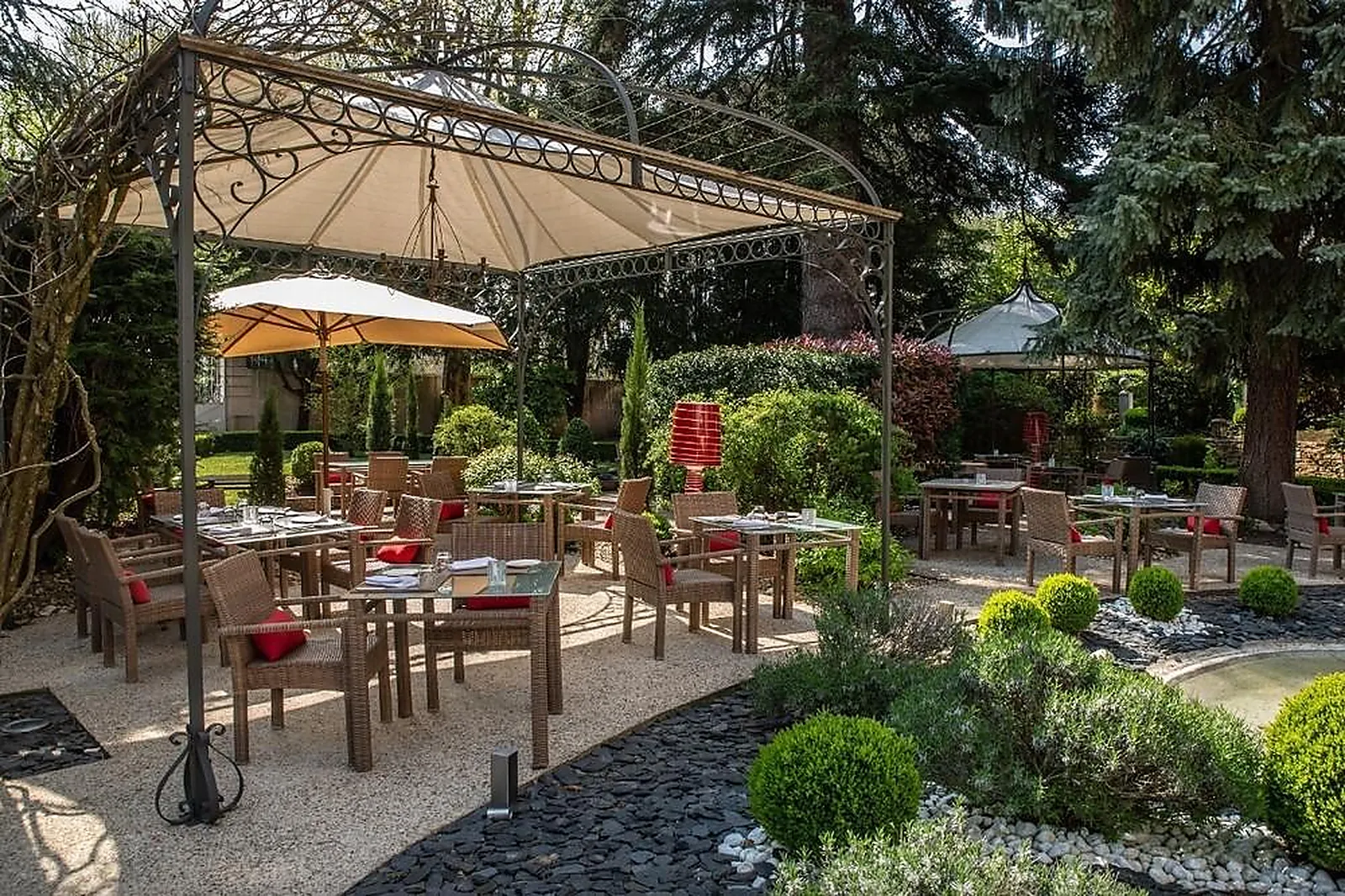 Lieux événementiels, HOSTELLERIE CÈDRE AND SPA BEAUNE