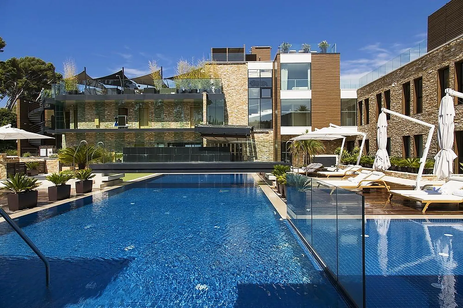 Lieux événementiels, HOSTELLERIE LA FARANDOLE