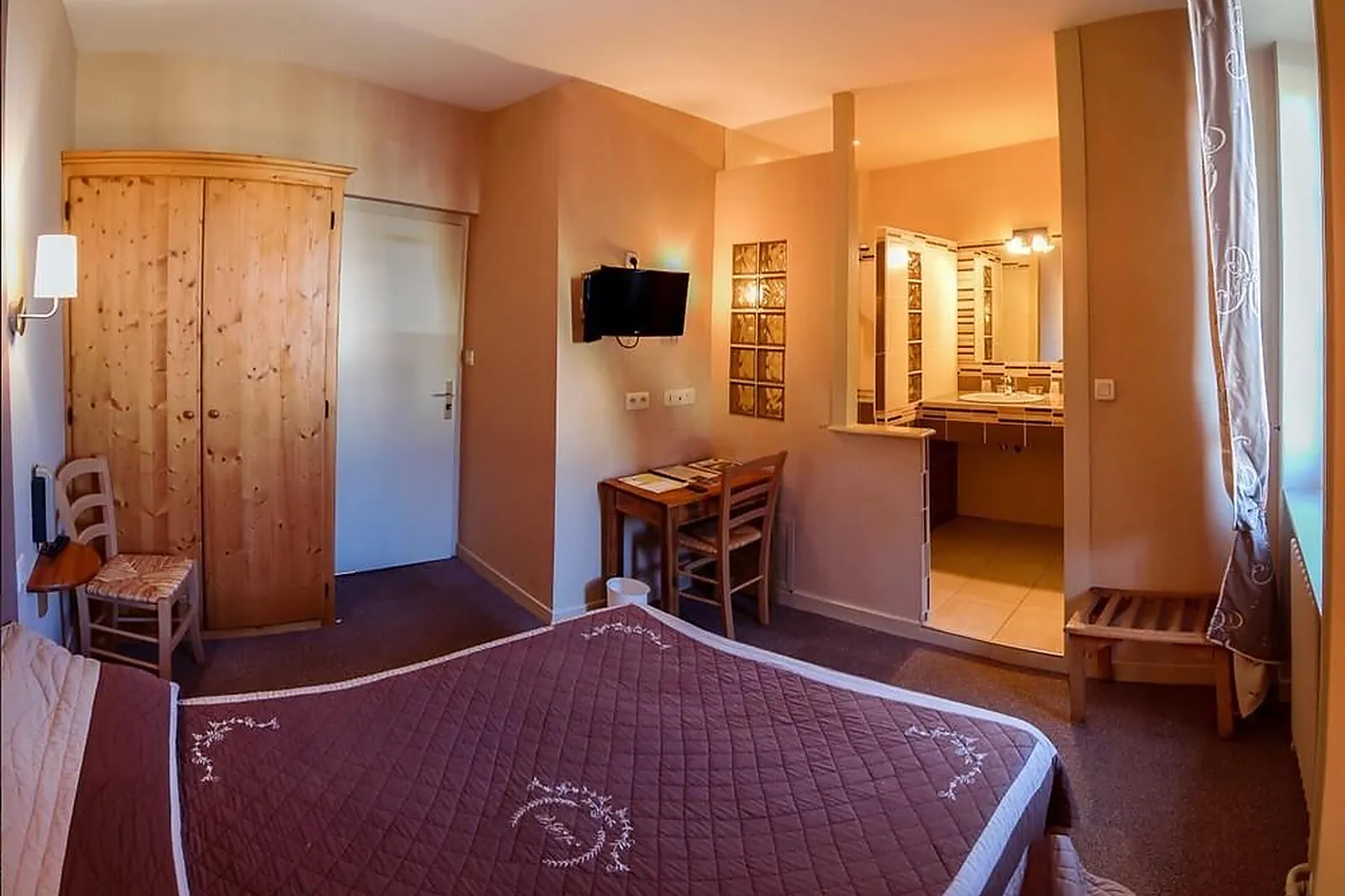 Lieux événementiels, HOSTELLERIE D'HÉLOÏSE