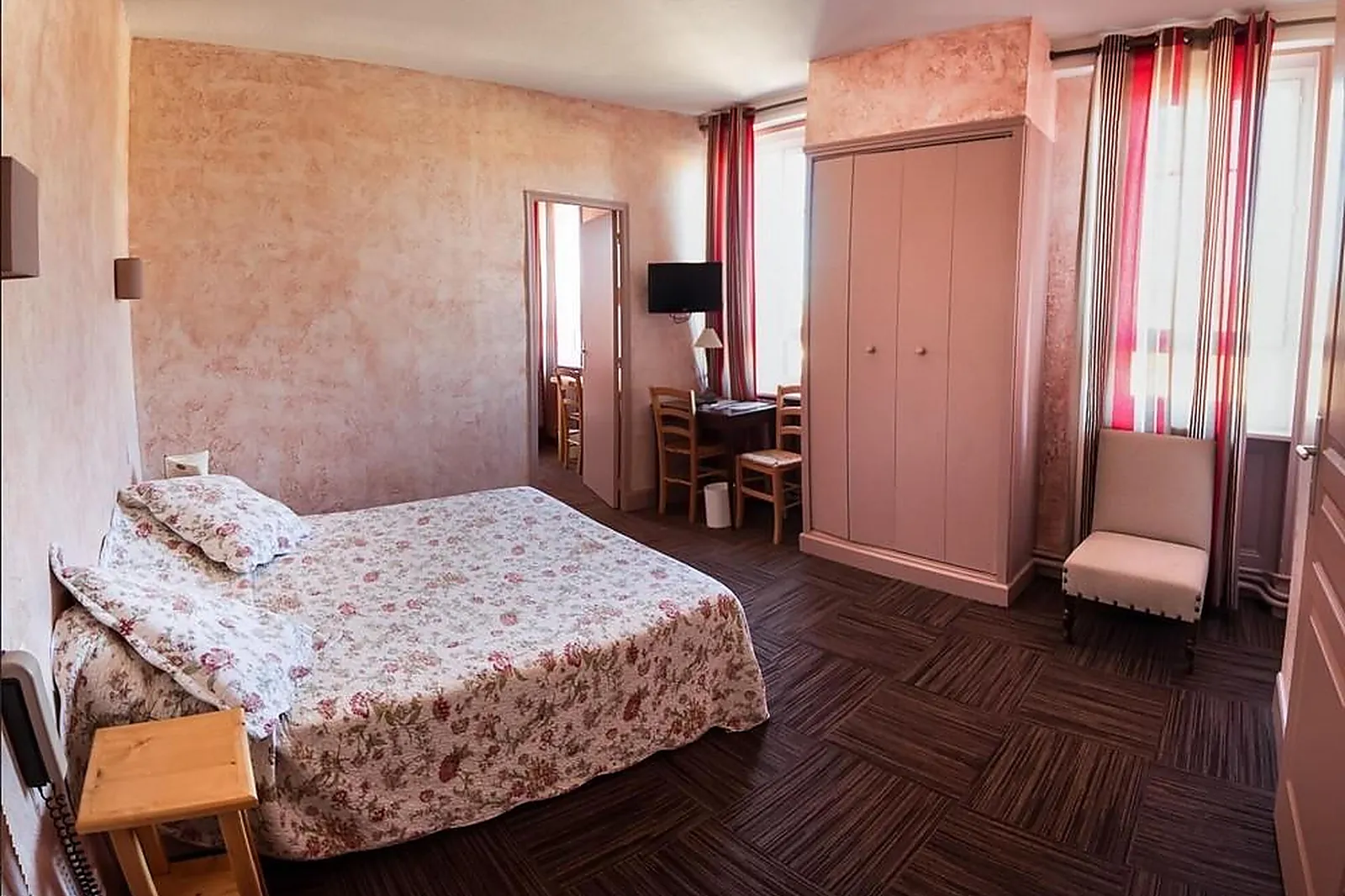 Lieux événementiels, HOSTELLERIE D'HÉLOÏSE