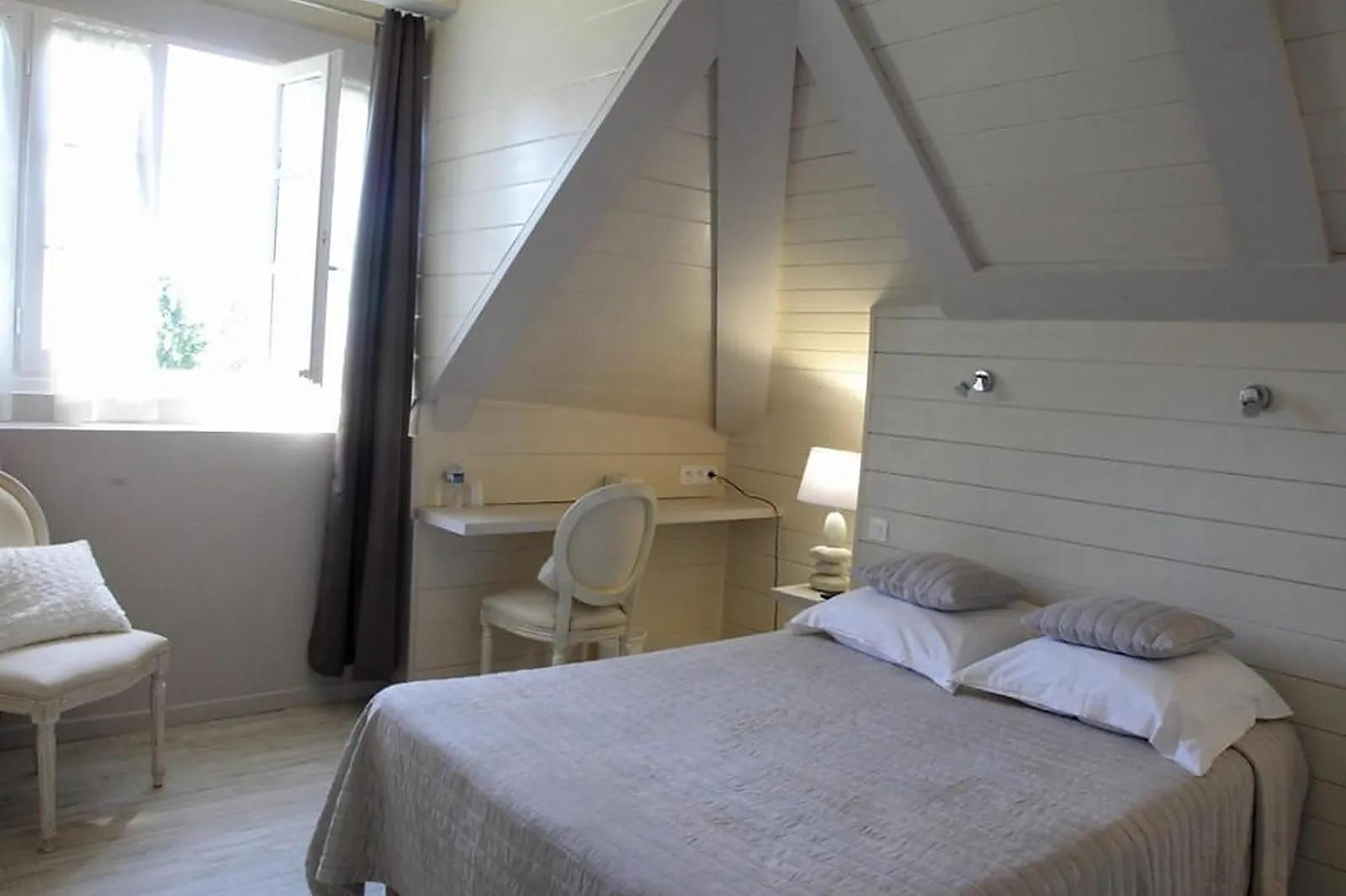 Lieux événementiels, HOSTELLERIE DE LA BRUYÈRE