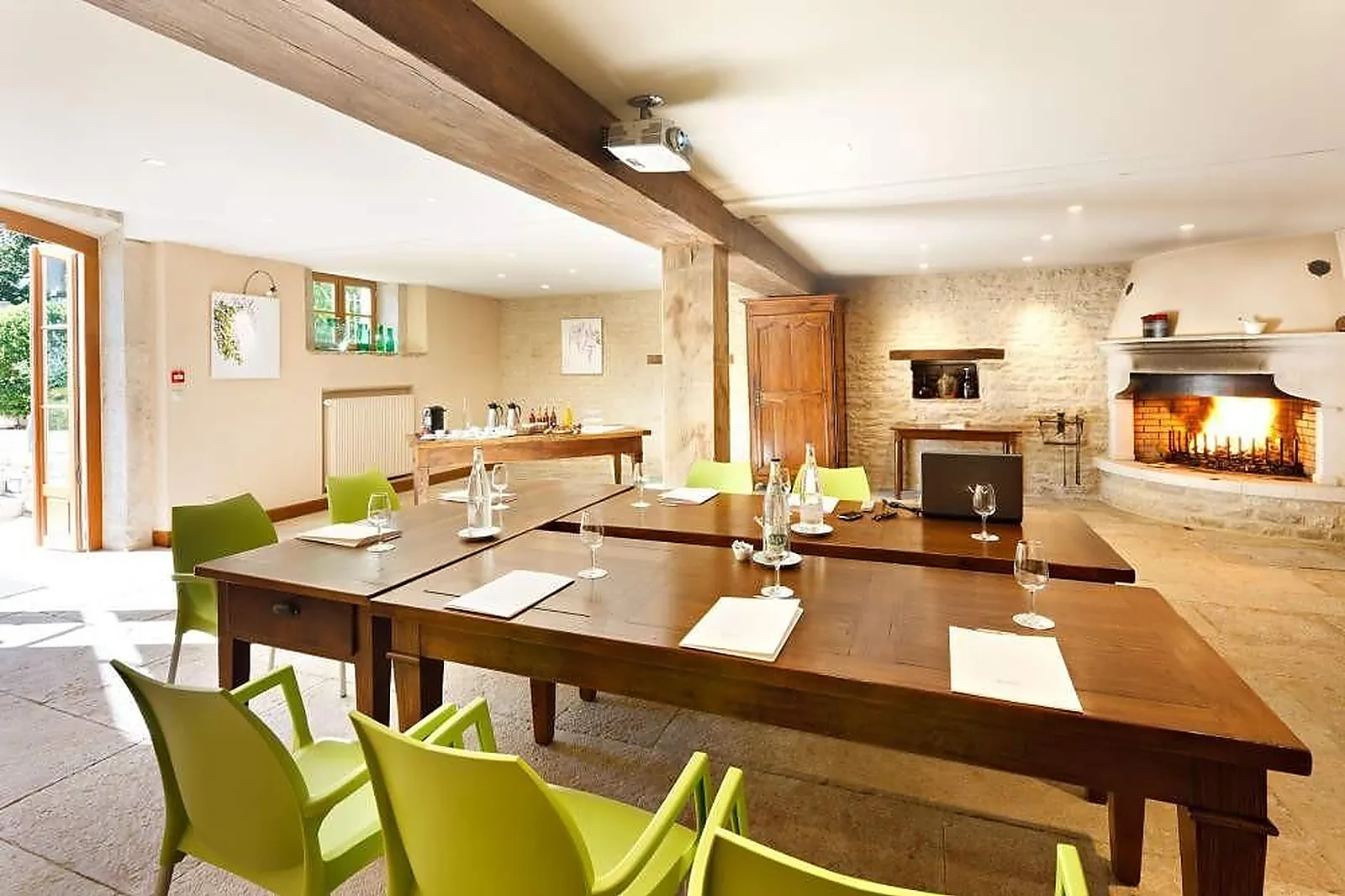 Lieux événementiels, HOSTELLERIE DE LEVERNOIS