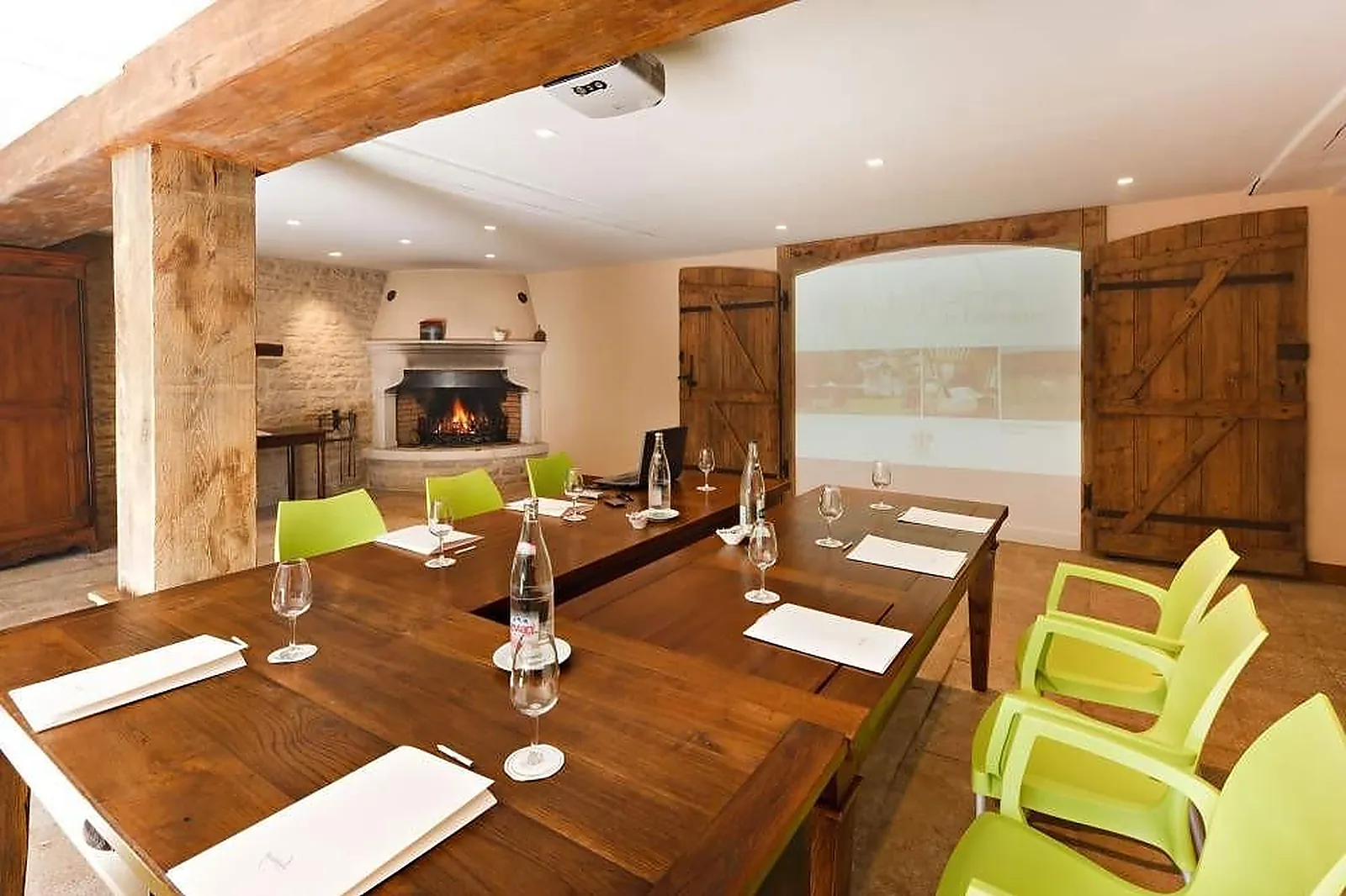 Lieux événementiels, HOSTELLERIE DE LEVERNOIS