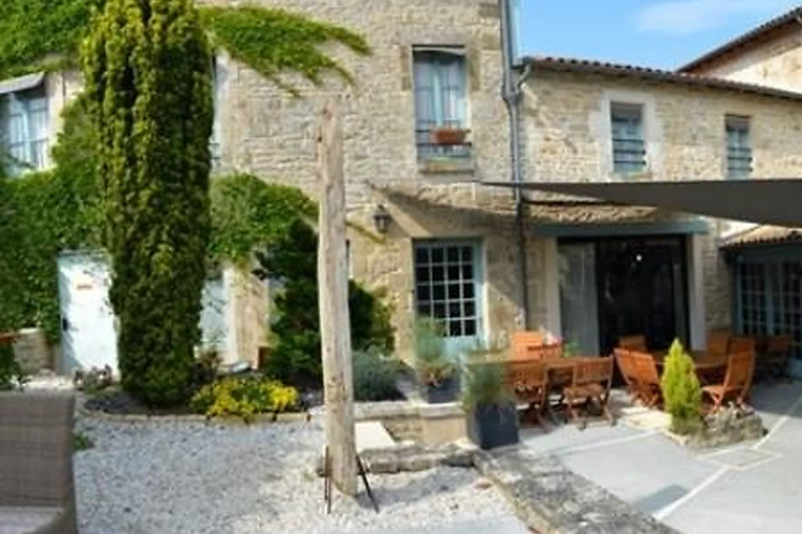 Lieux événementiels, HOSTELLERIE DE L'ABBAYE CELLES-SUR-BELLE