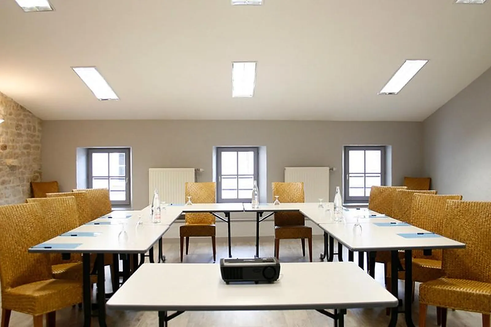 Lieux événementiels, HOSTELLERIE DE L'ABBAYE CELLES-SUR-BELLE