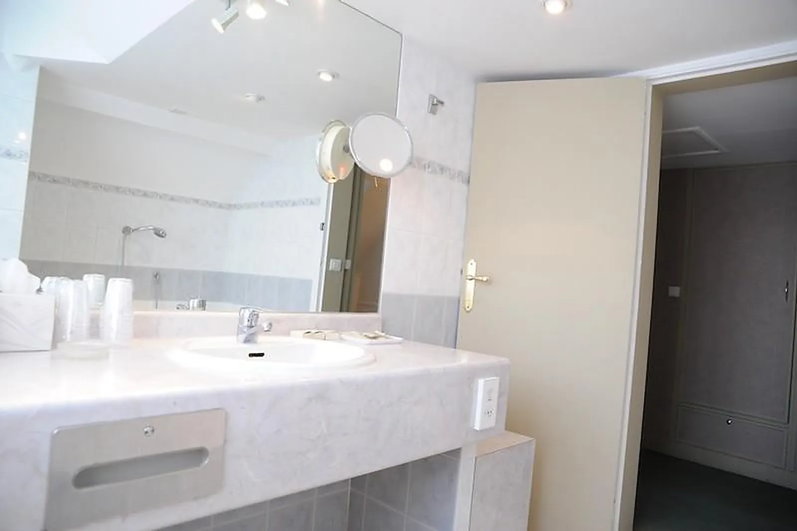 Lieux événementiels, HOSTELLERIE DE LA PORTE BELLON