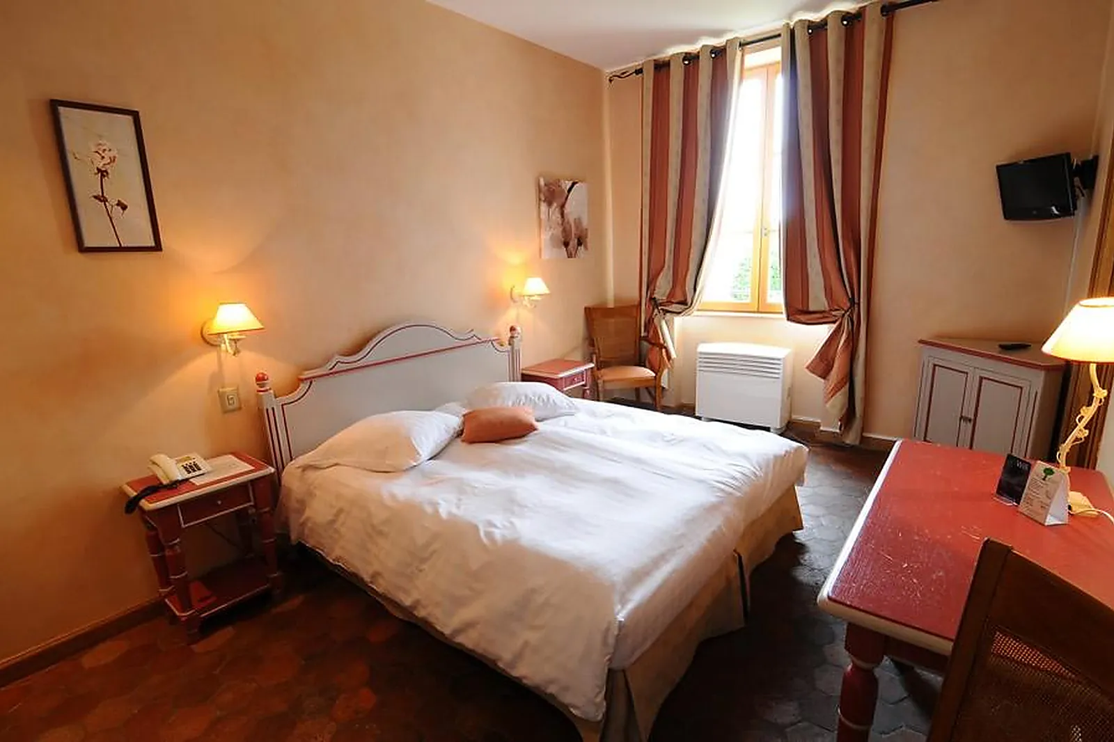 Lieux événementiels, HOSTELLERIE DE LA TOUR D'AUXOIS