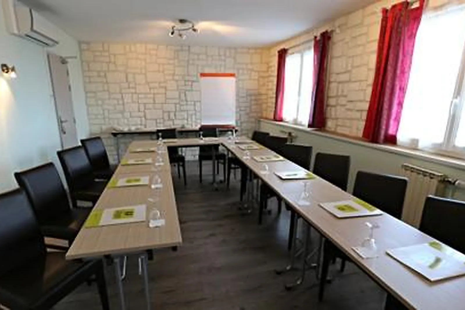 Lieux événementiels, HOSTELLERIE DU CENTROTEL ET SPA