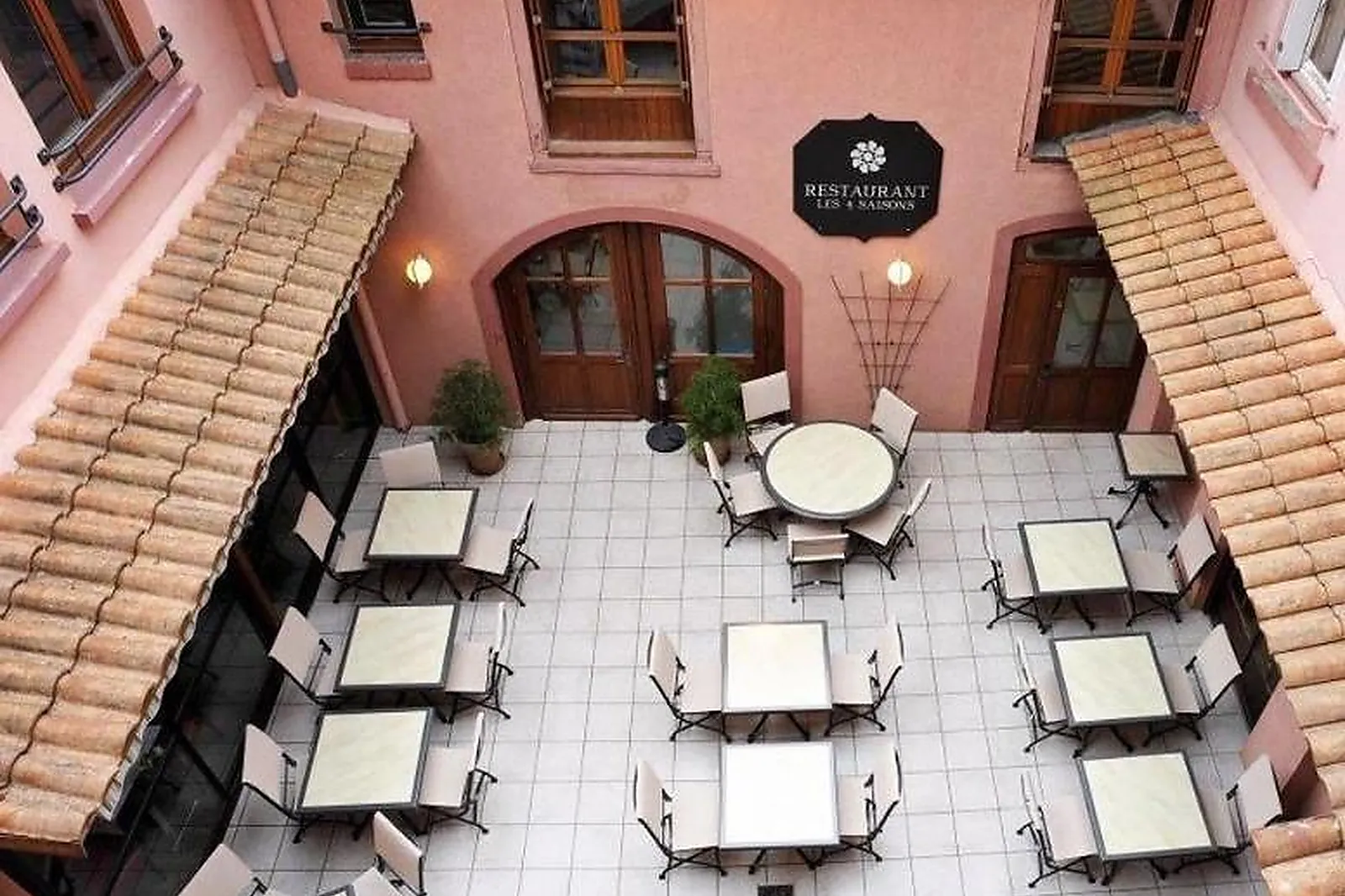 Lieux événementiels, HOSTELLERIE DU FOREZ