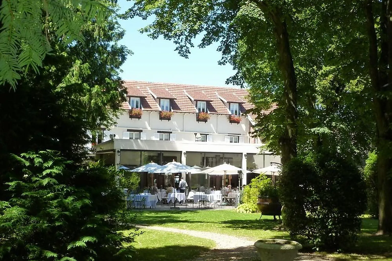 Lieux événementiels, HOSTELLERIE DU ROYAL-LIEU