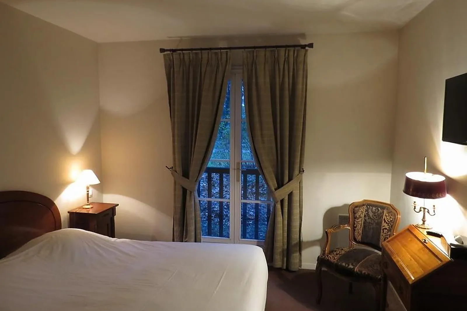 Lieux événementiels, HOSTELLERIE DU ROYAL-LIEU