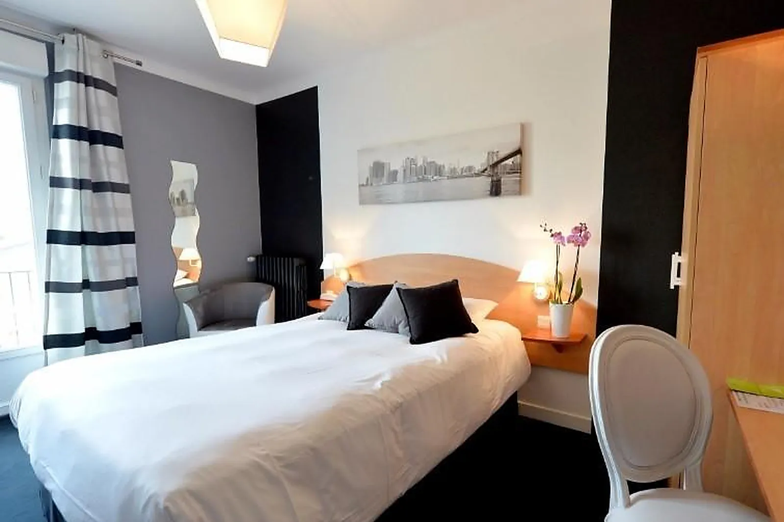 Lieux événementiels, HÔTEL.COM BÉDÉE