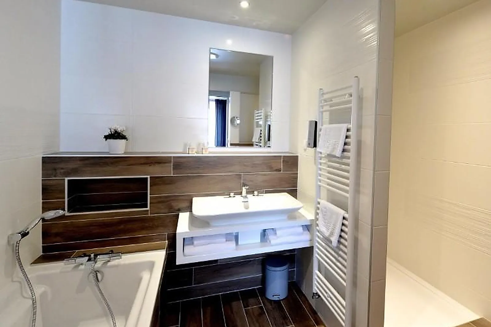 Lieux événementiels, HÔTEL.COM BÉDÉE