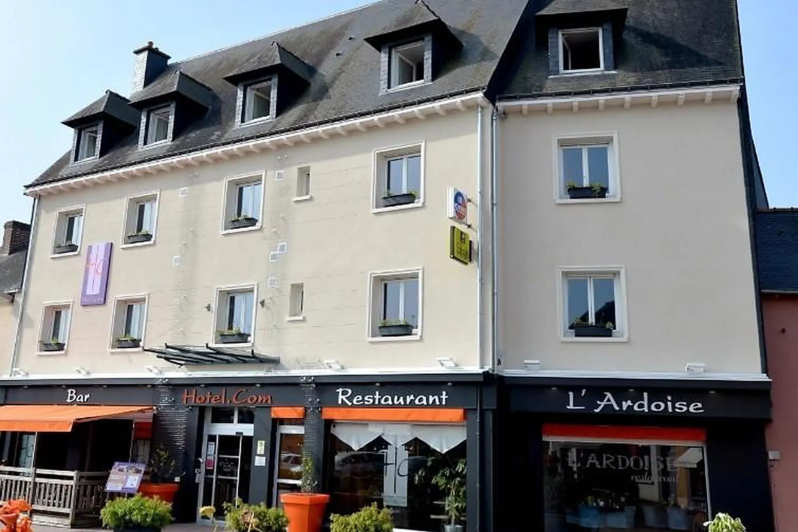 Lieux événementiels, HÔTEL.COM BÉDÉE