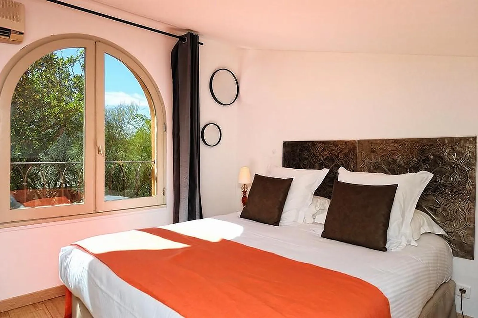 Lieux événementiels, HÔTEL A CHEDA