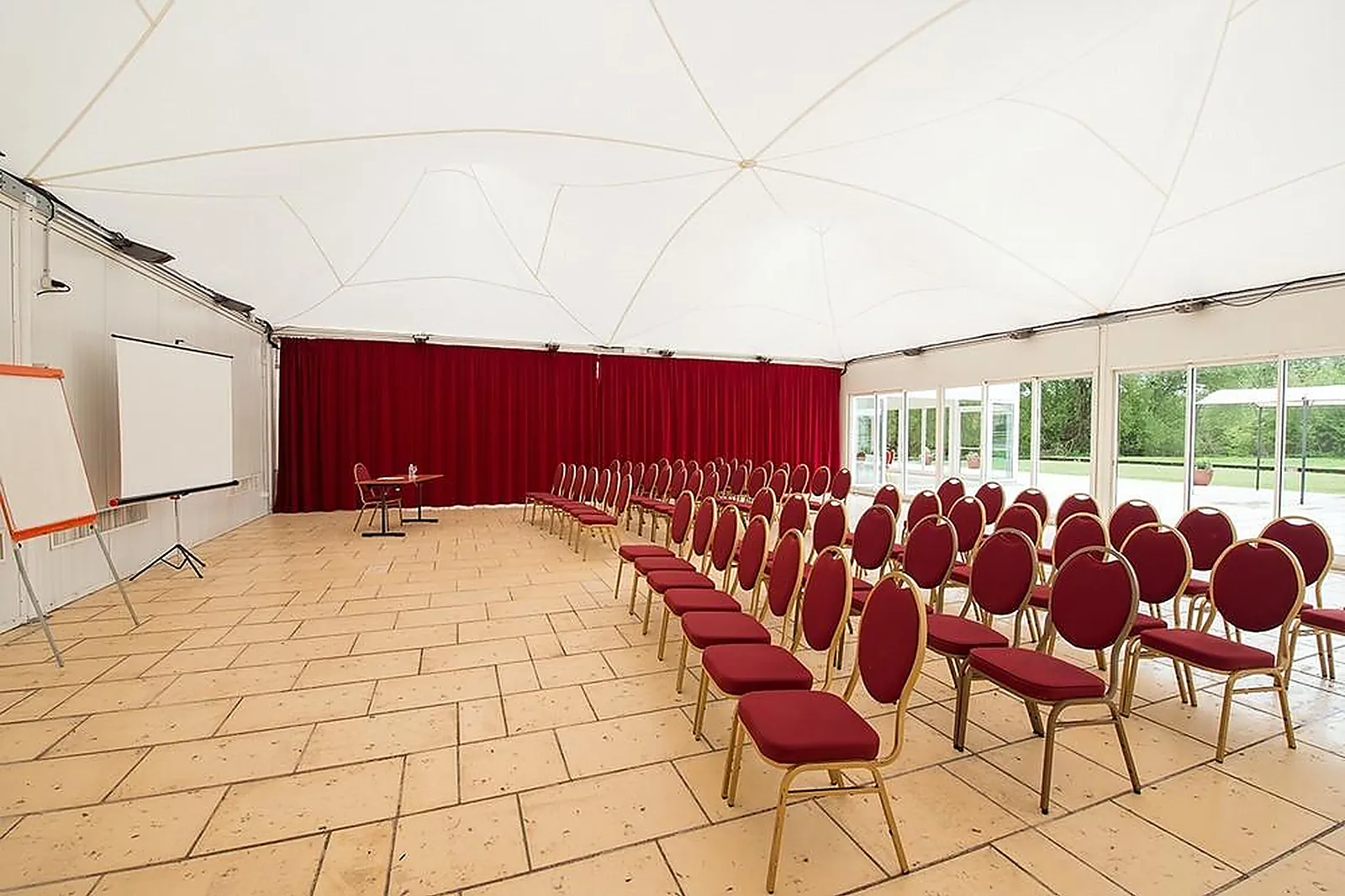 Lieux événementiels, HÔTEL ABBAYE DU GOLF DE LÉSIGNY