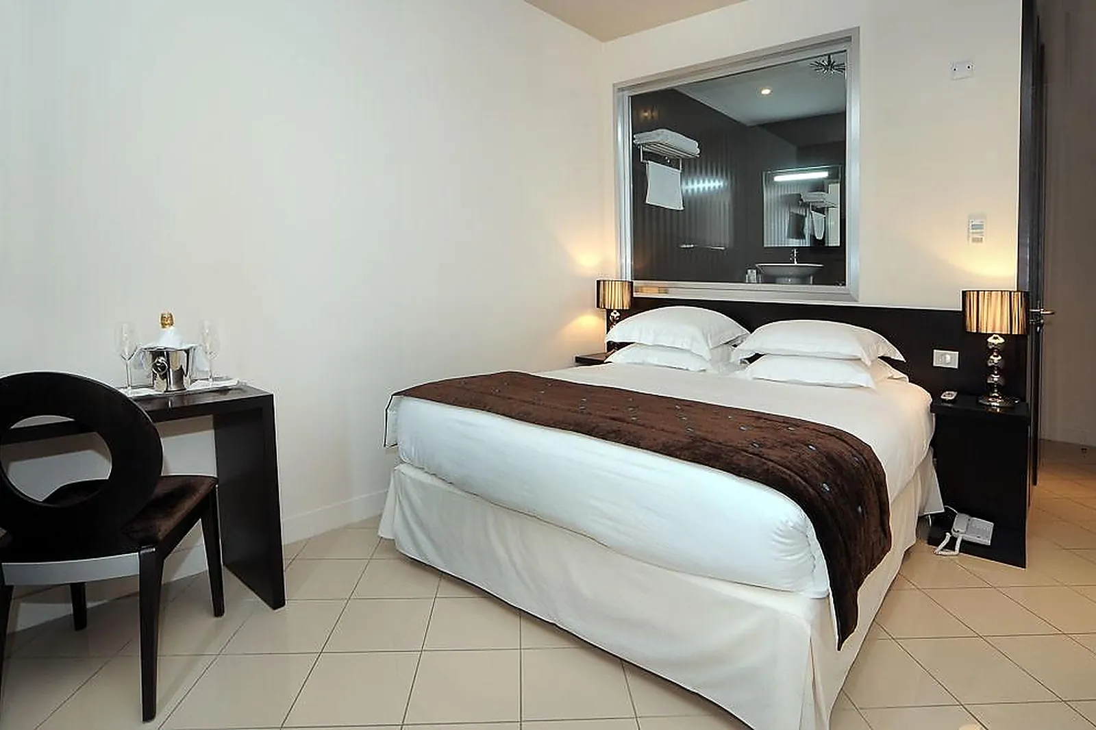 Lieux événementiels, HÔTEL AEVA