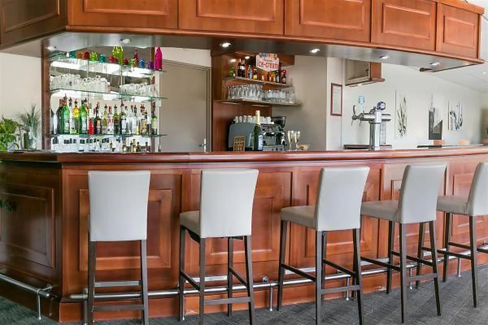 Lieux événementiels, HÔTEL AIX SAINTE-VICTOIRE