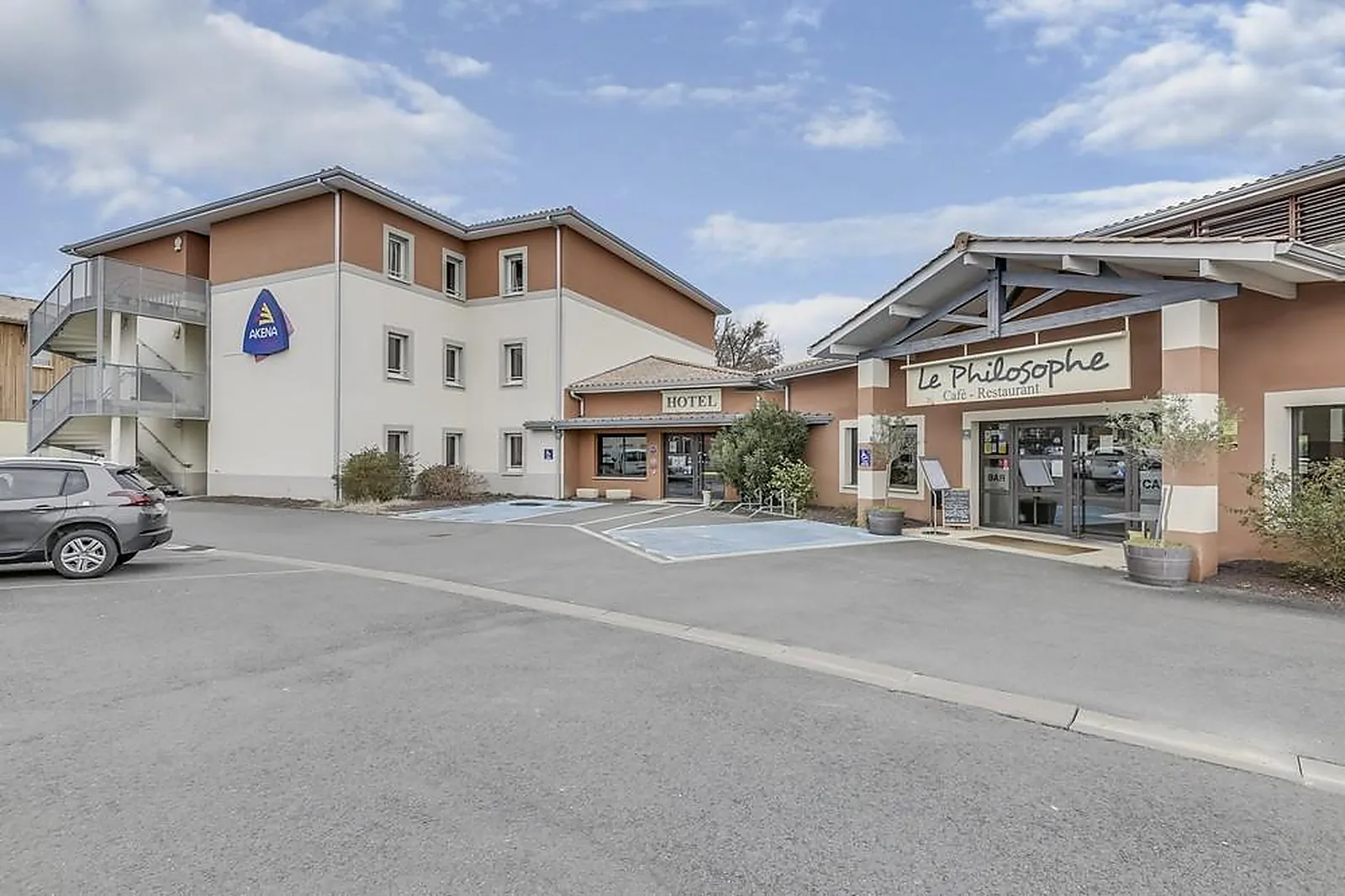 Lieux événementiels, HÔTEL AKENA BORDEAUX LA BRÈDE