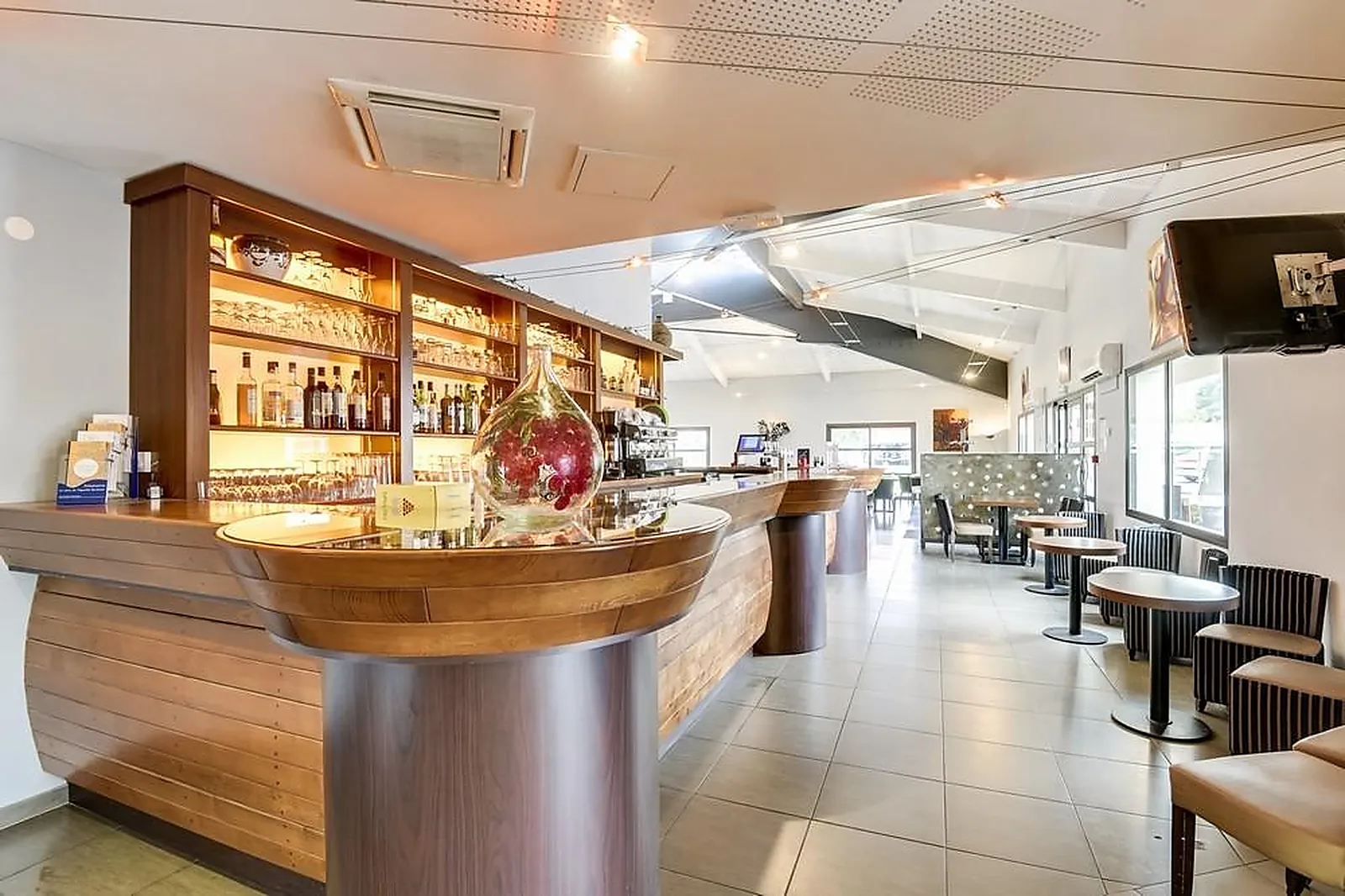 Lieux événementiels, HÔTEL AKENA BORDEAUX LA BRÈDE