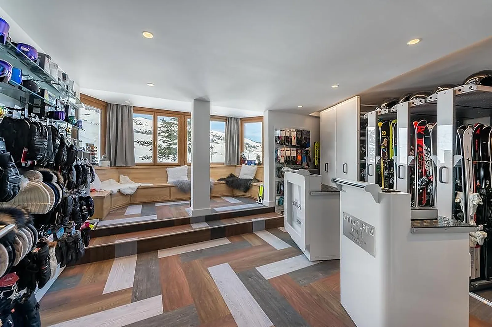 Lieux événementiels, HÔTEL ANNAPURNA