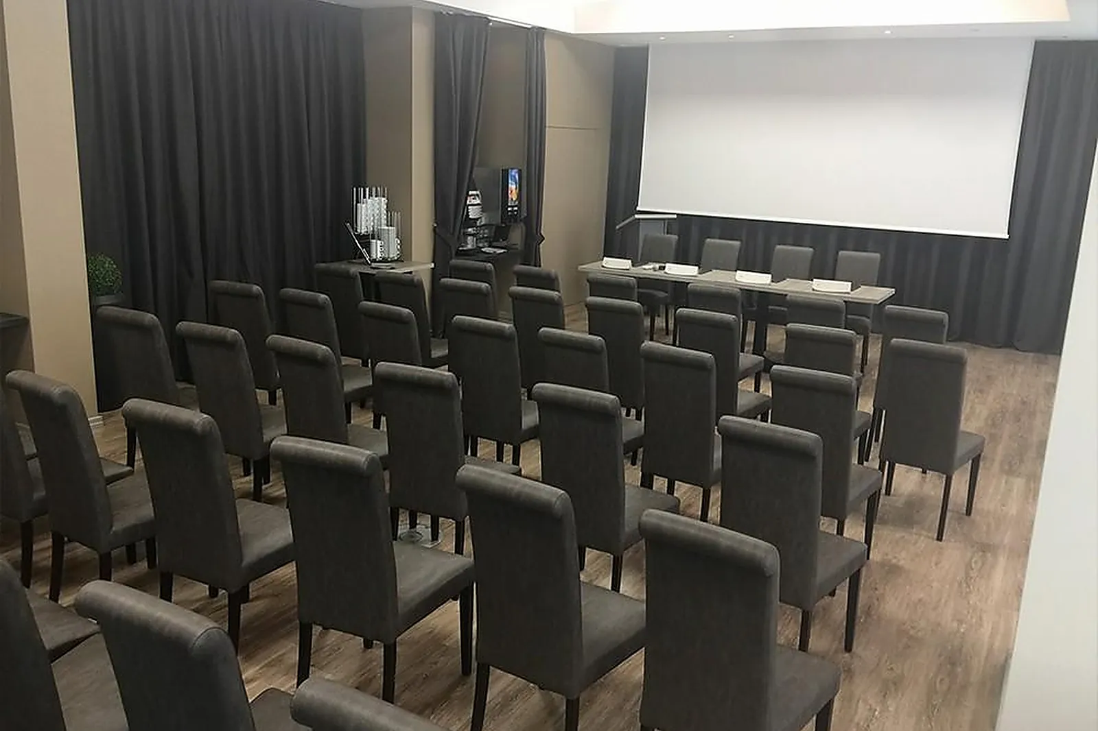 Lieux événementiels, HÔTEL APOGIA