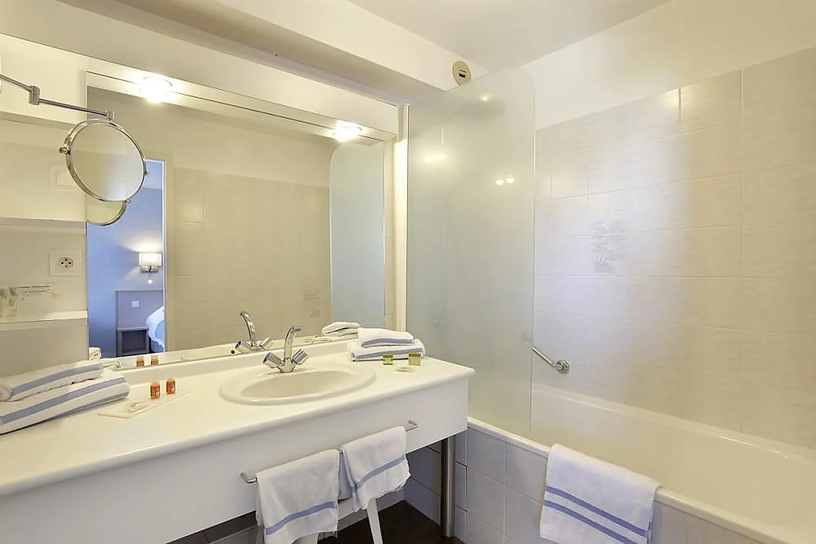 Lieux événementiels, HÔTEL ARC EN CIEL