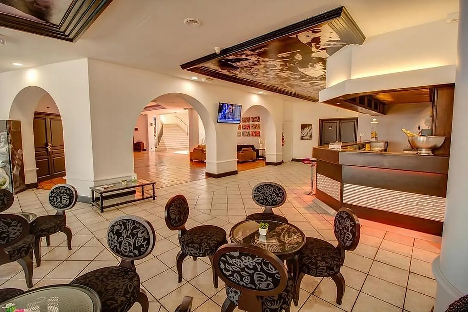 Lieux événementiels, HÔTEL ARLES PLAZA