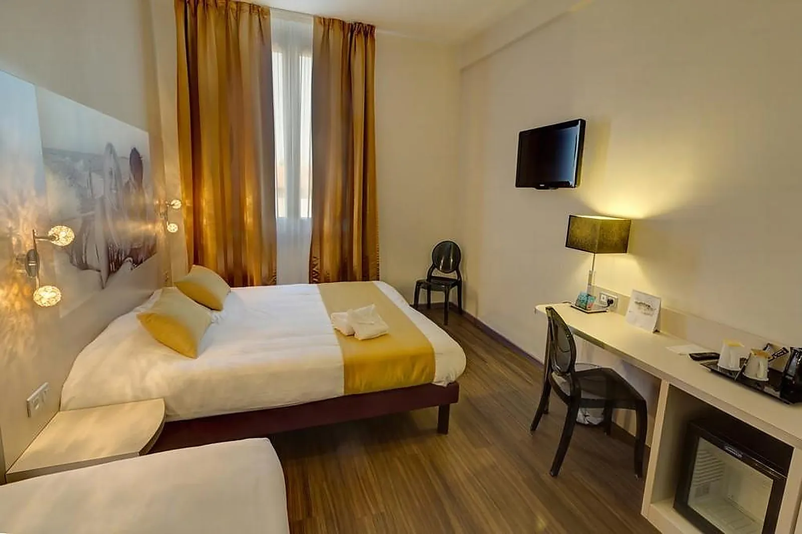 Lieux événementiels, HÔTEL ARLES PLAZA