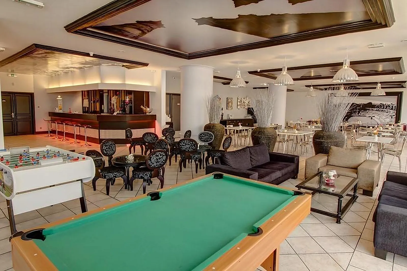 Lieux événementiels, HÔTEL ARLES PLAZA