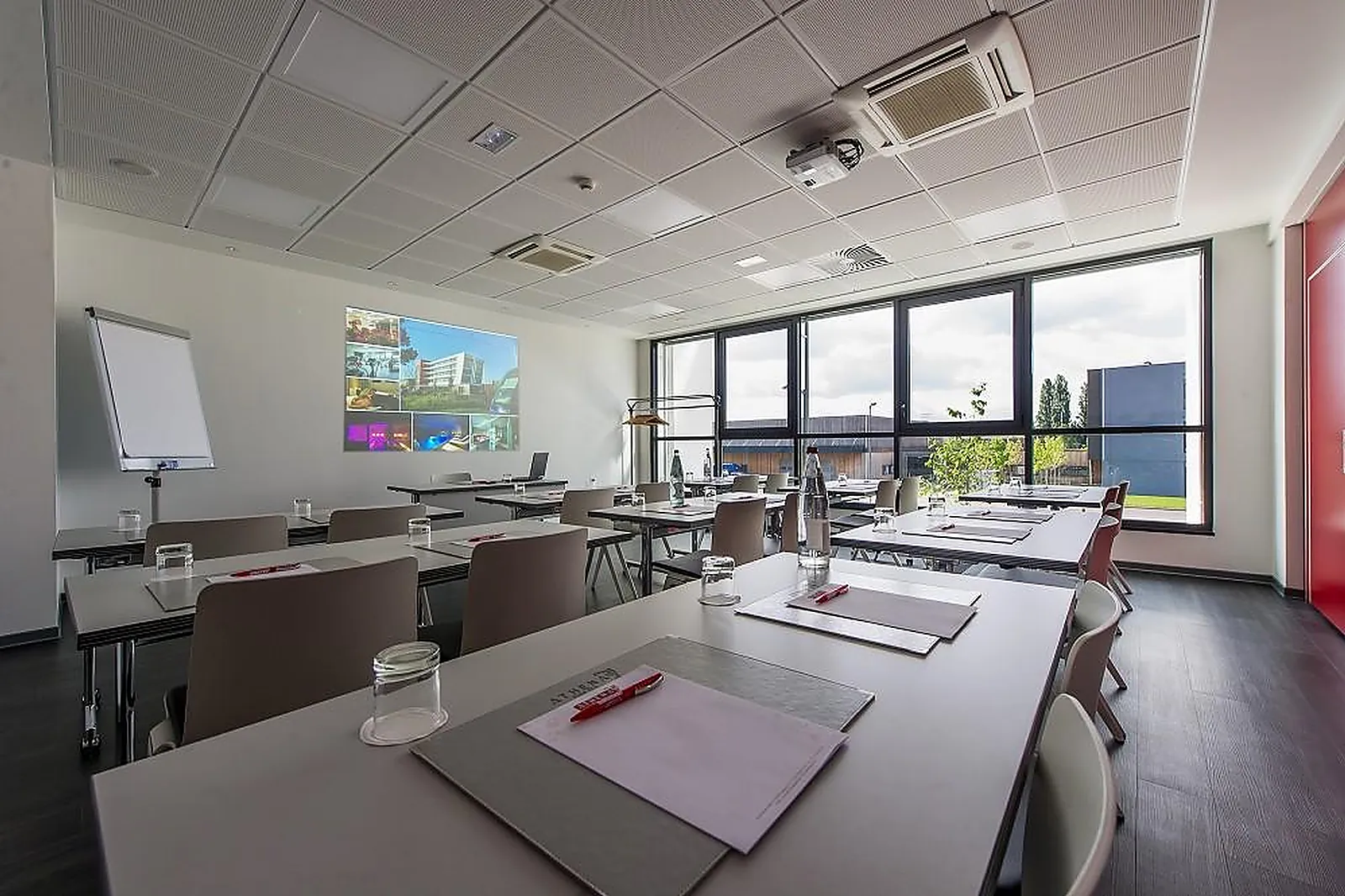 Lieux événementiels, HÔTEL ATHENA SPA